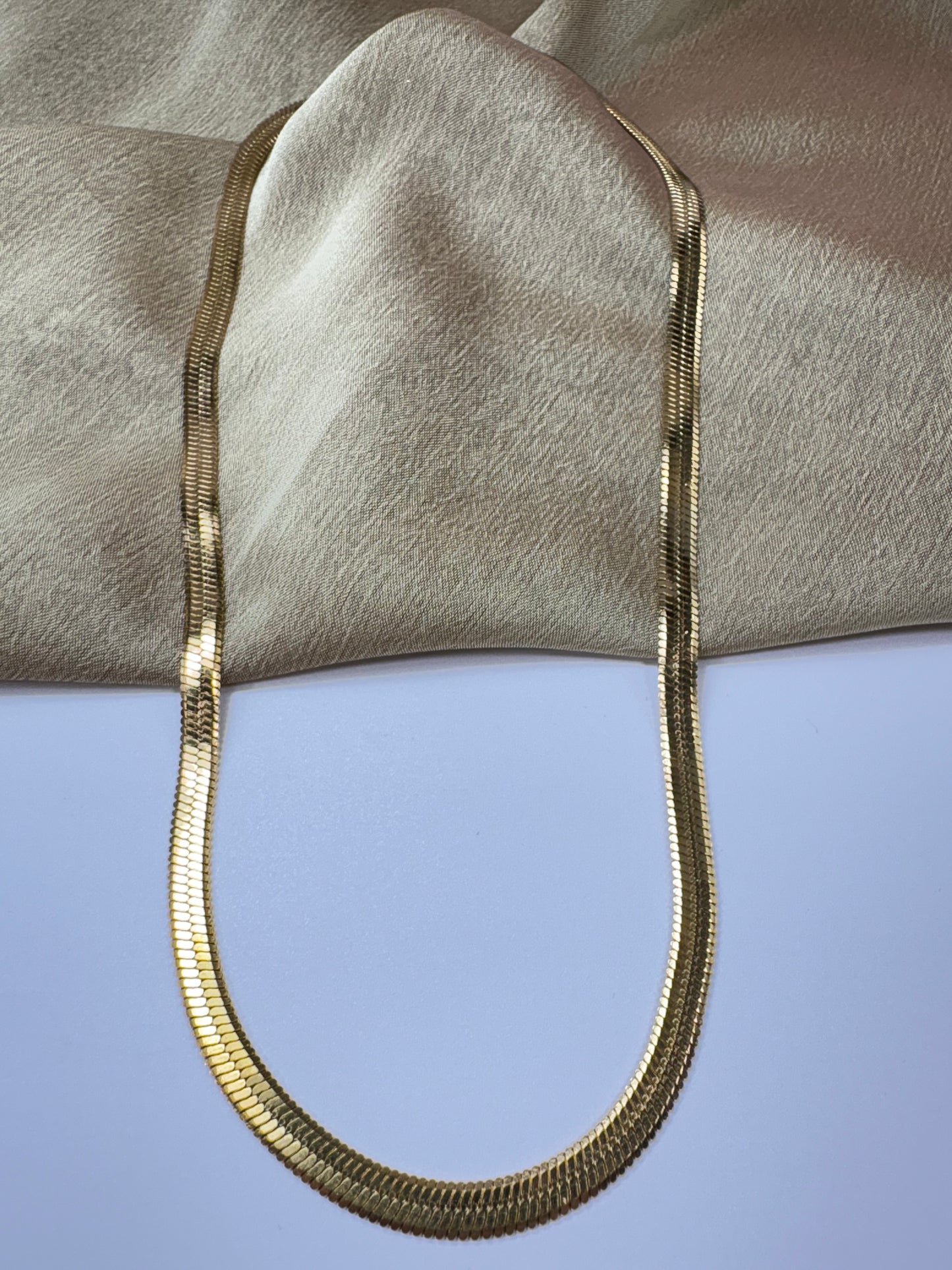 Collar Plano Dorado Grueso 45cm