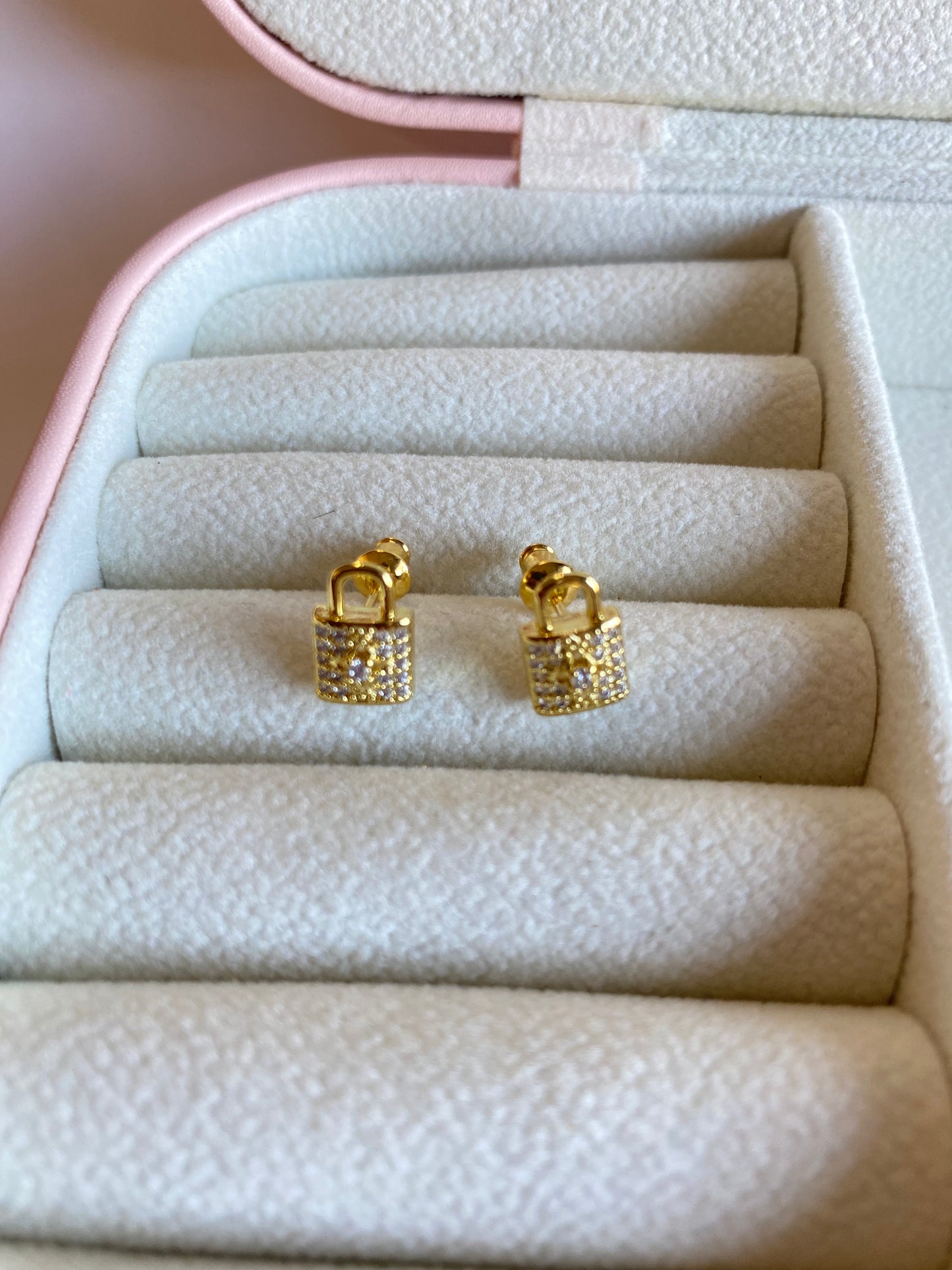 Aretes Candado Chico