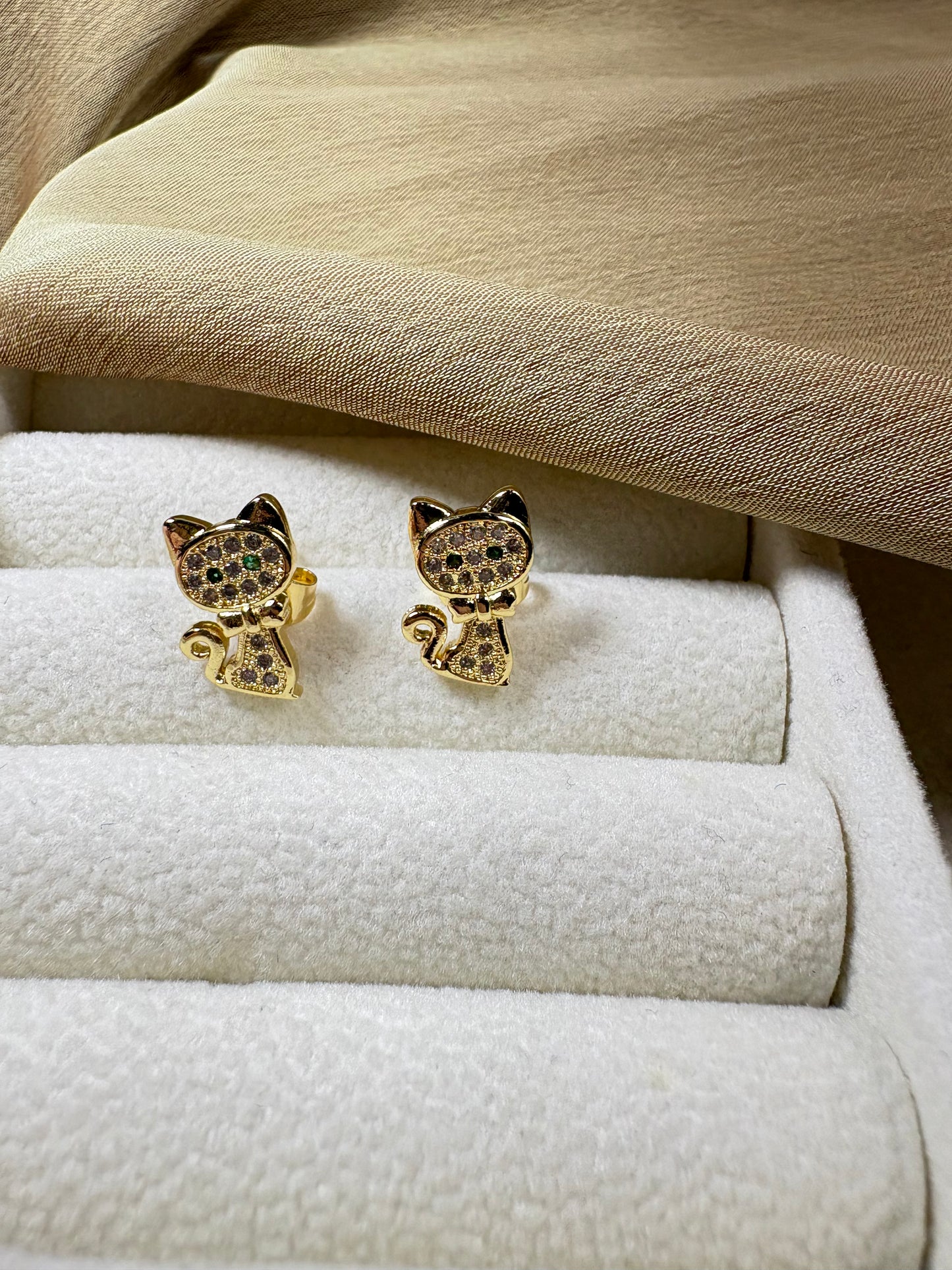 Aretes Gato Ojos Verdes