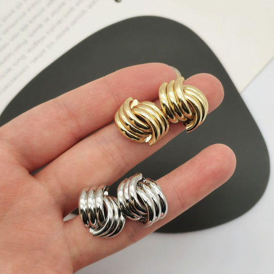 Aretes Semicirculo Amarrado