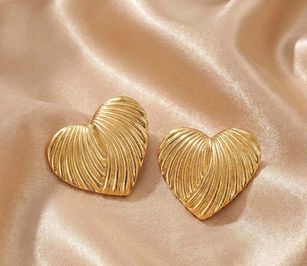 Aretes Corazon Grandes con Lineas