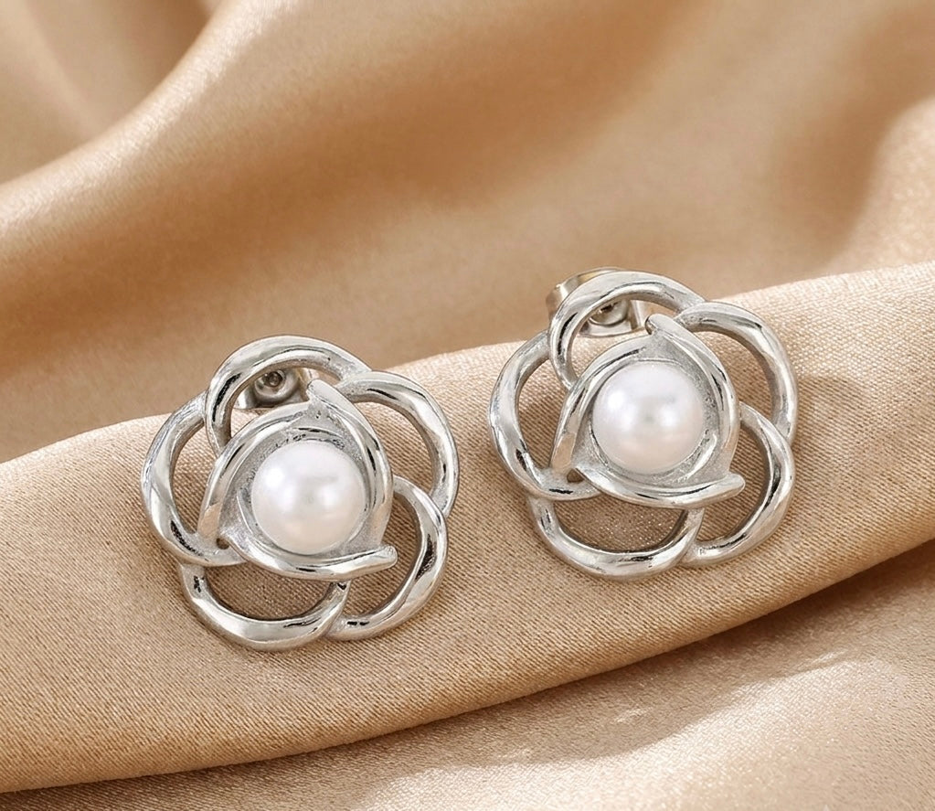 Aretes Floreadas con Perla