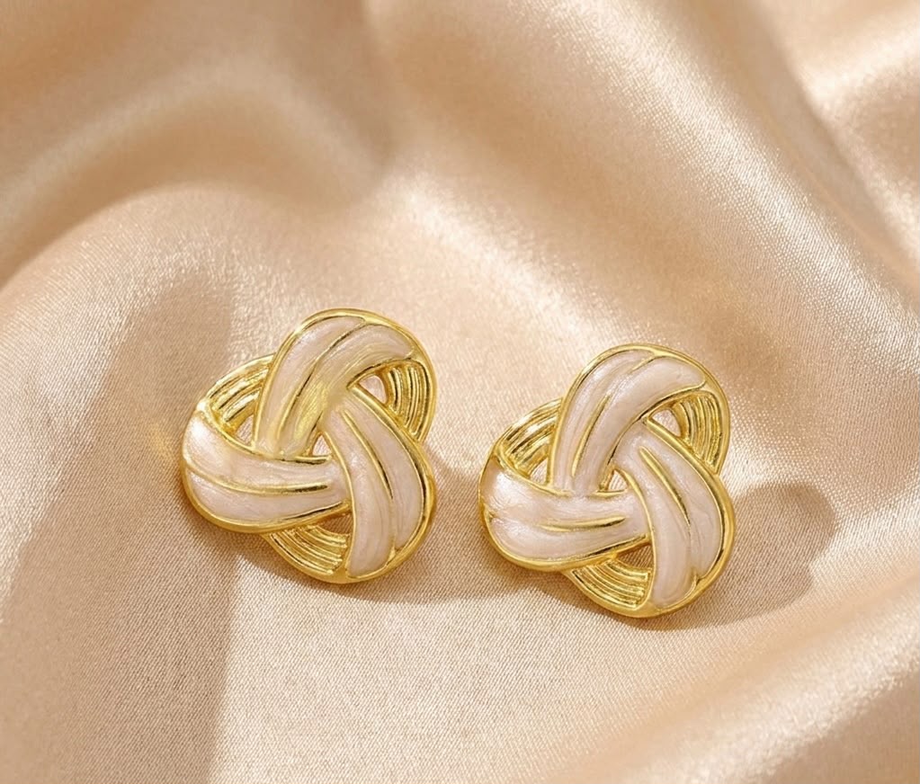 Aretes Nudo Madre Perla
