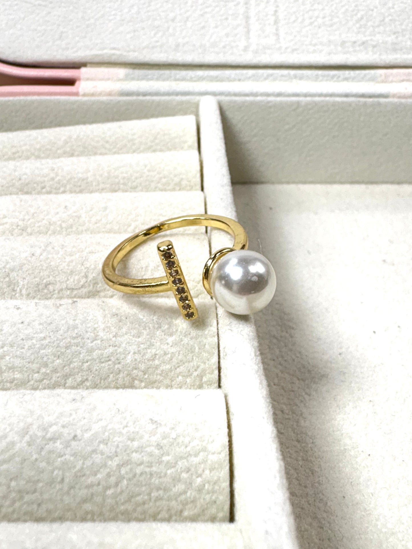 Anillo Perla y Zirconia Rectangular