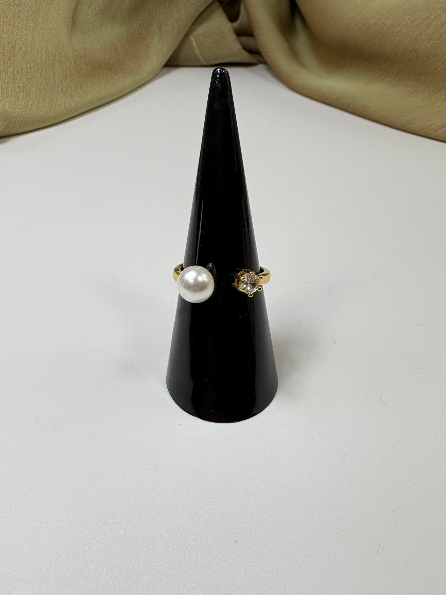 Anillo Perla y Zirconia