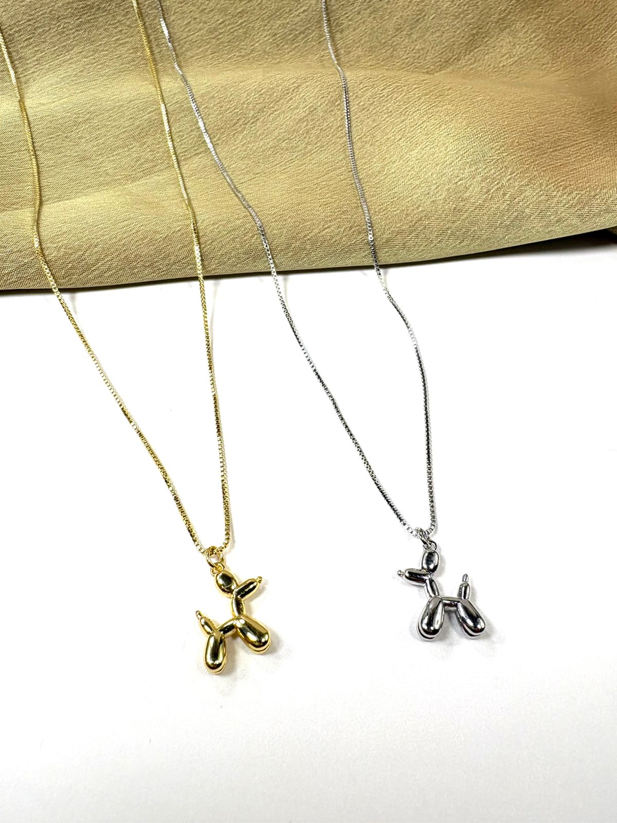 Collar Perrito Globo Dorado y Plateado