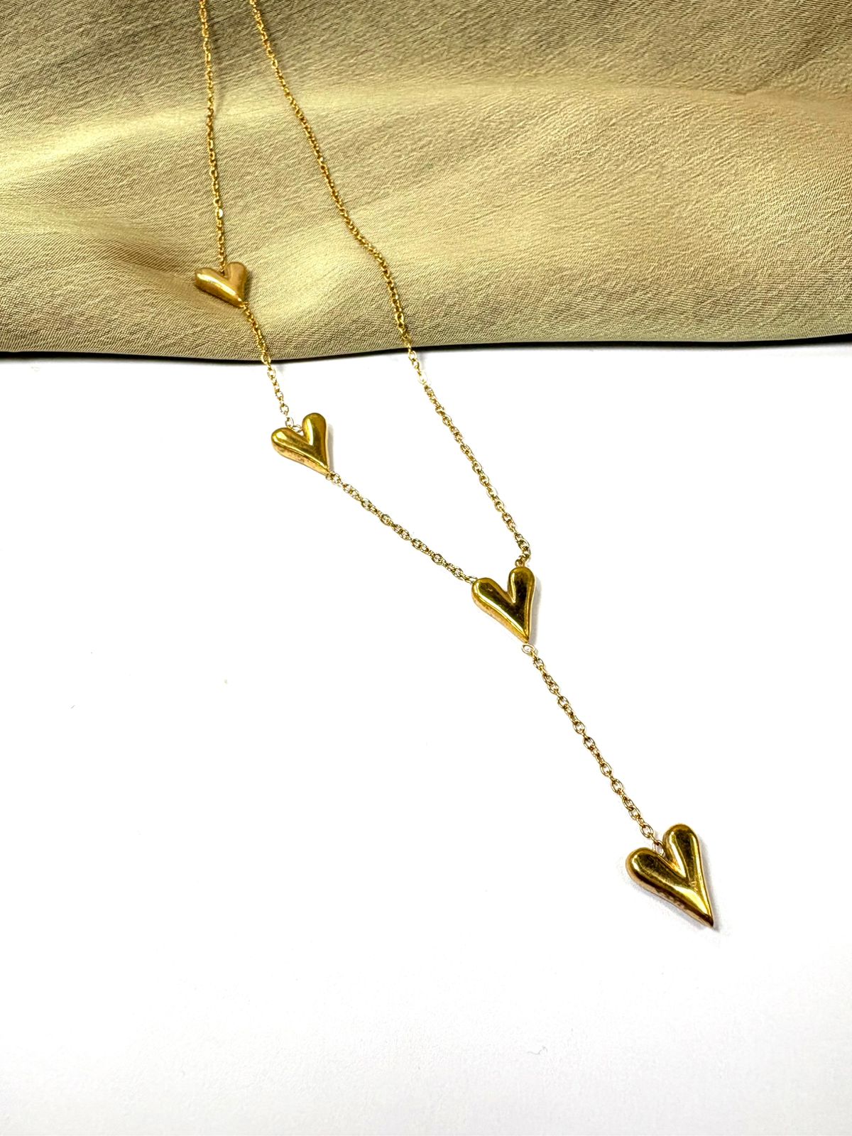 Collar 4 Corazones Corbata Dorado y Plateado
