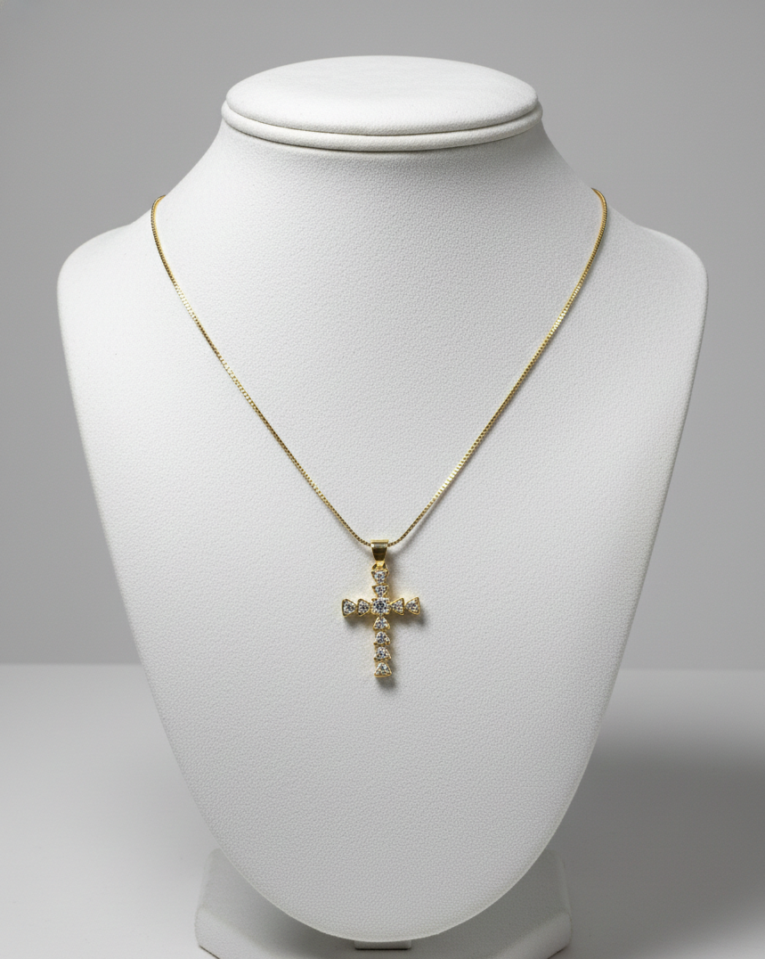 Collar Cruz Triángulos Zirconia Dorada y Plateada