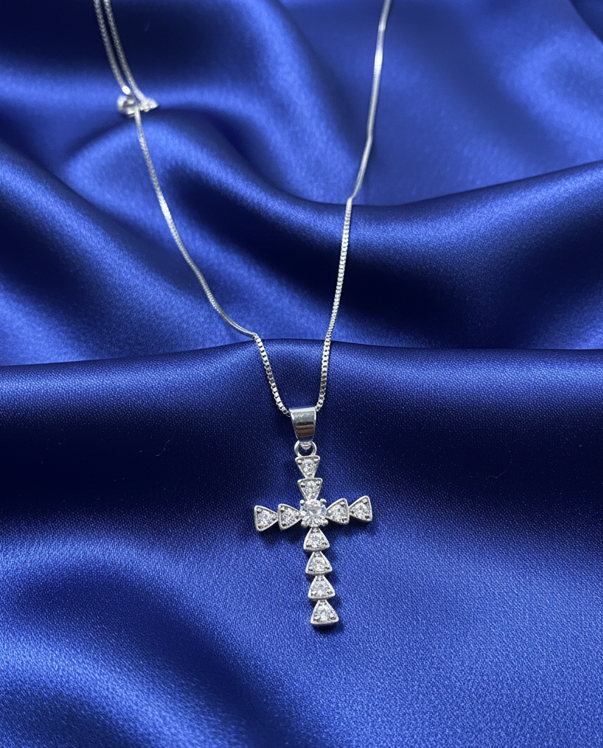 Collar Cruz Triángulos Zirconia Dorada y Plateada