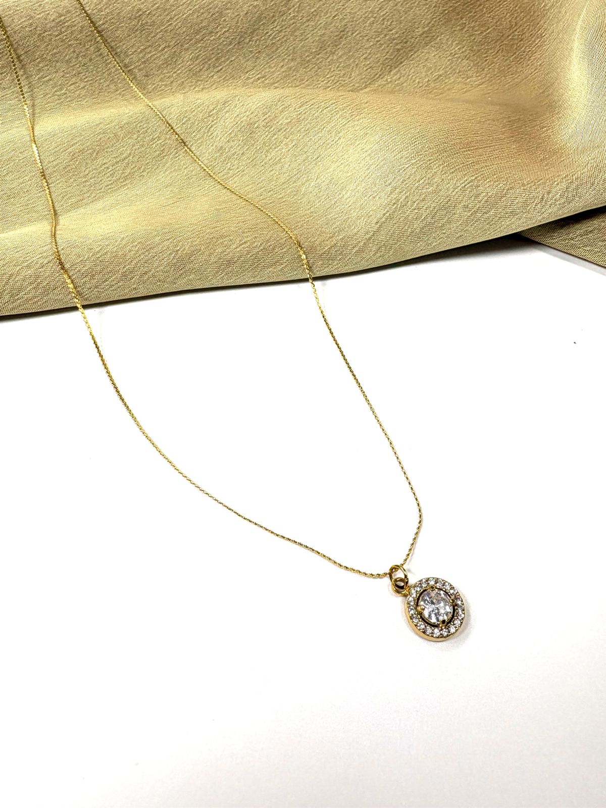 Collar Circulo de Color Zirconia