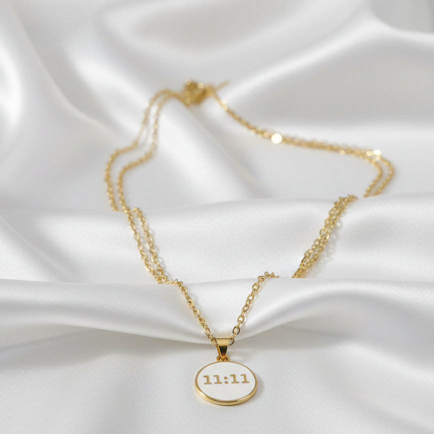 Collar 11:11 Blanco liso