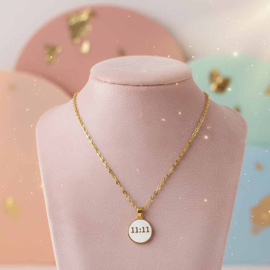 Collar 11:11 Blanco liso