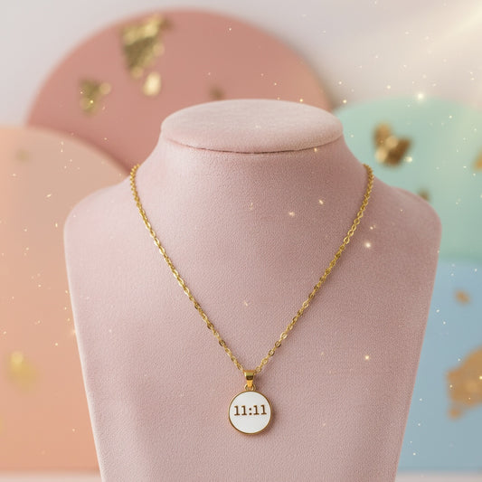 Collar 11:11 Blanco liso
