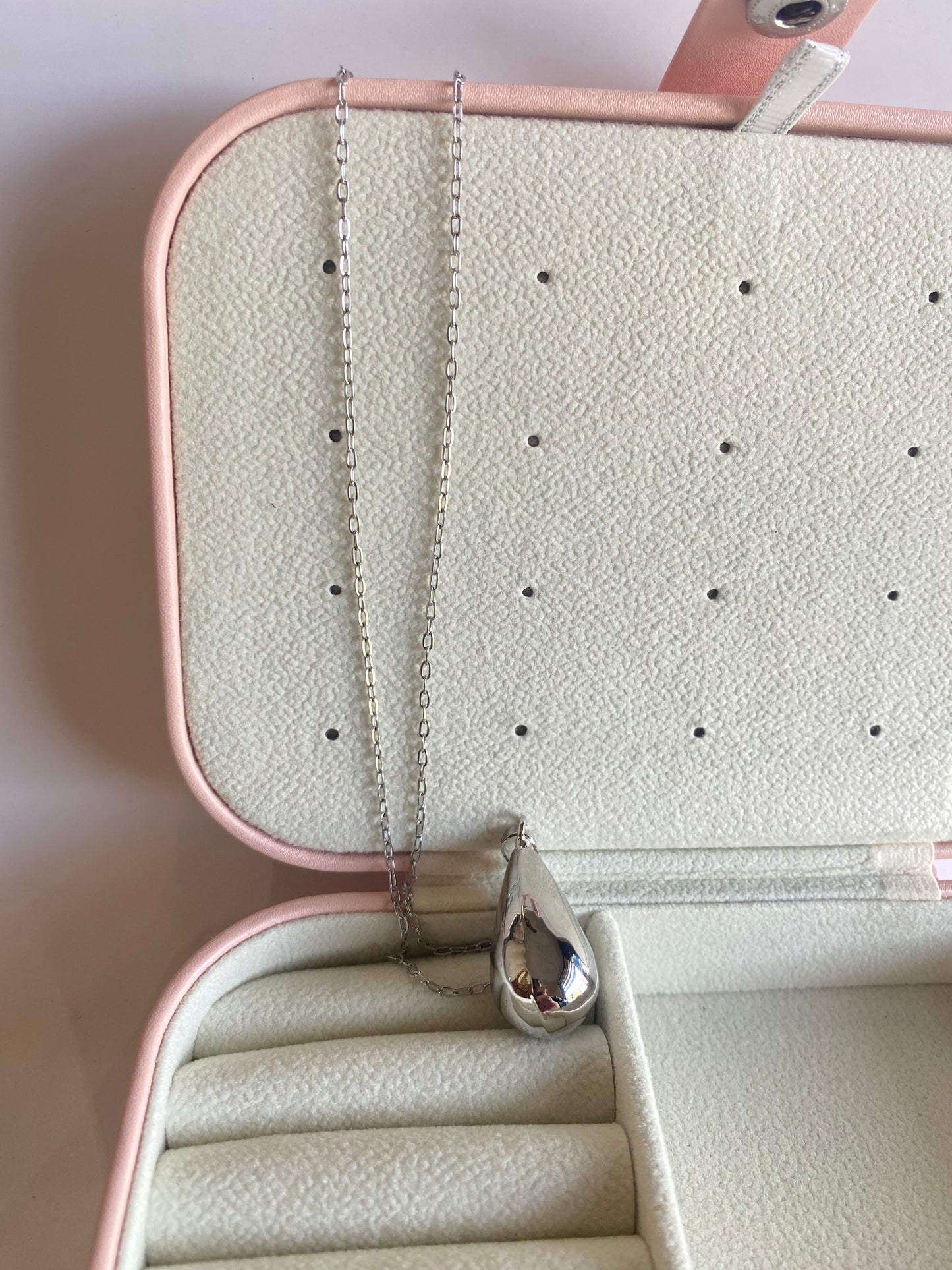 COLLAR GOTA PLATEADO