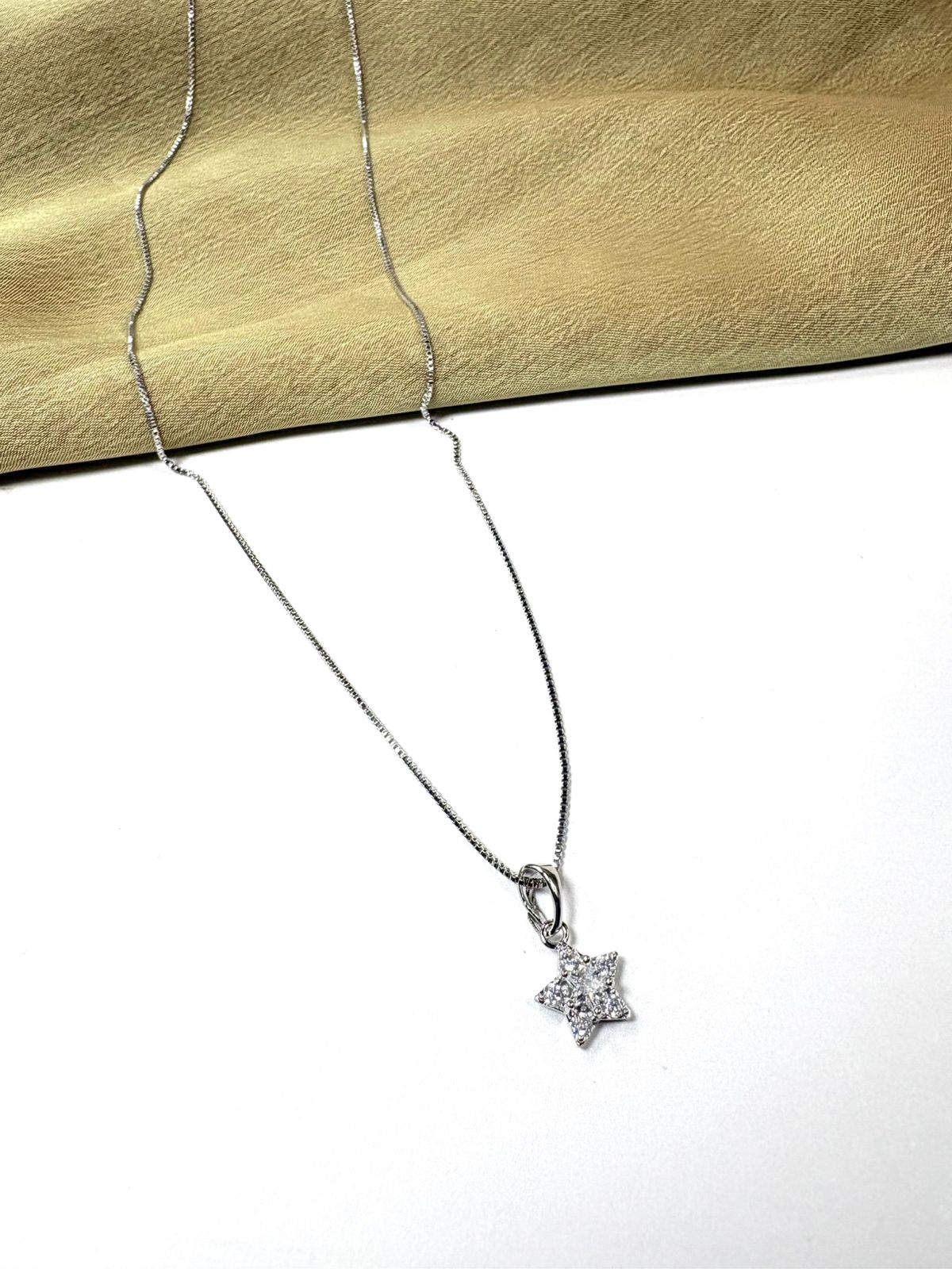 Collar Estrella Zirconia Plateado y Dorado