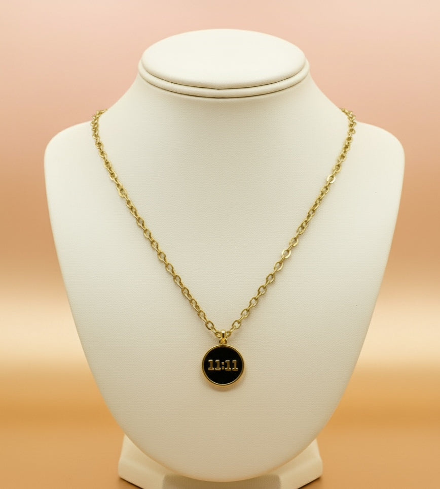 Collar 11:11 Negro Liso