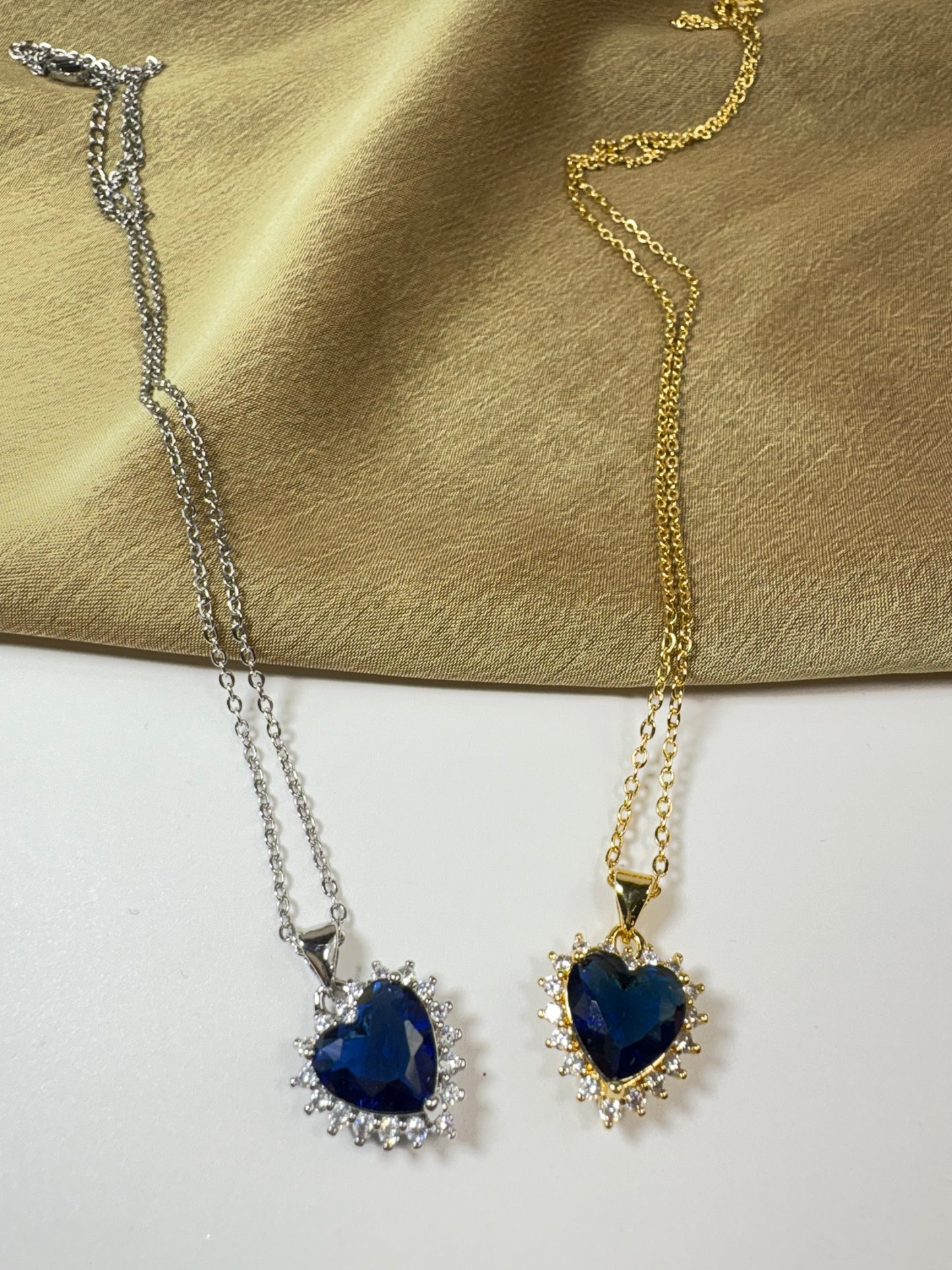 Collar Corazon Titanic Dorado y Plateado