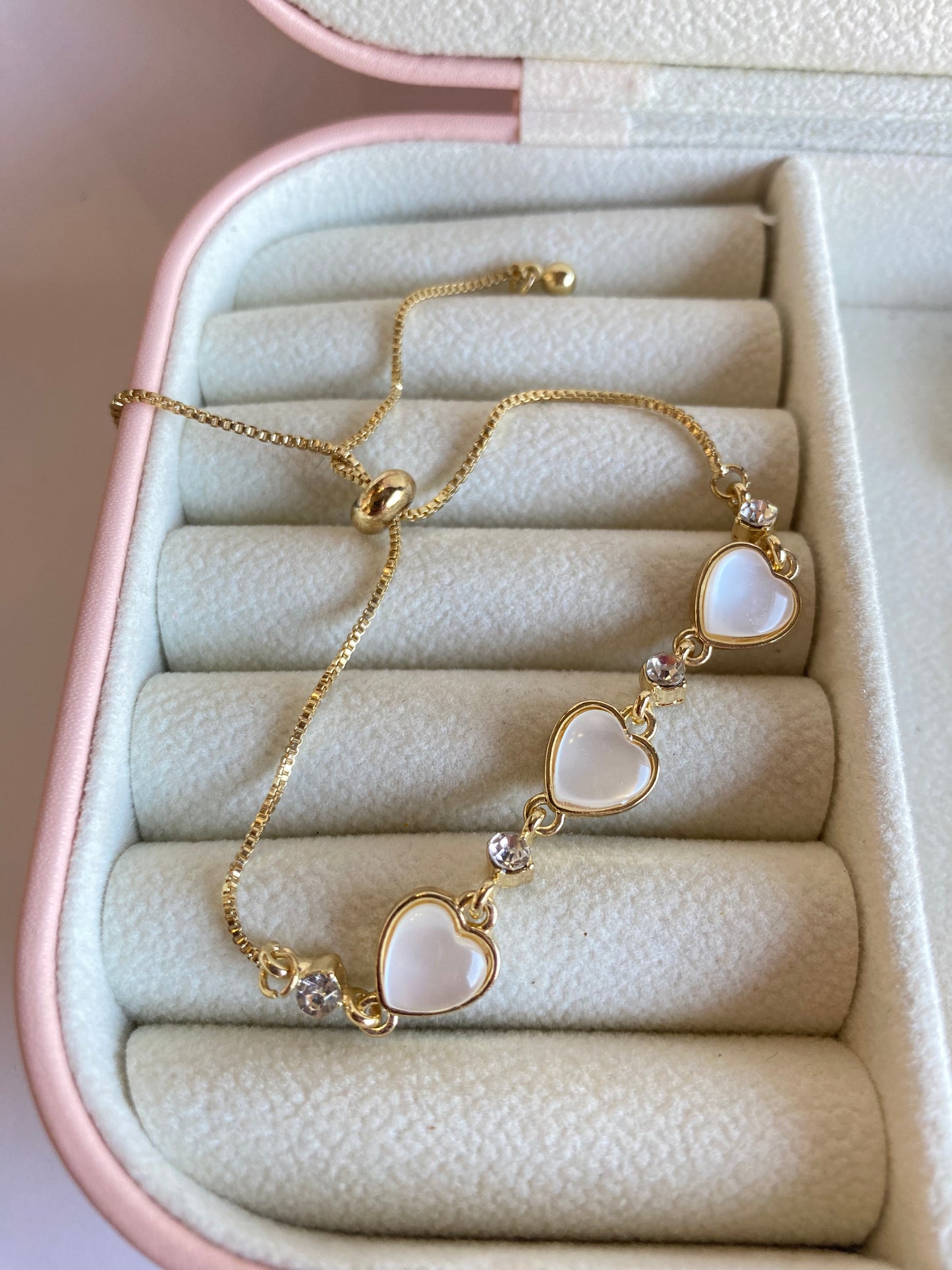 Pulsera 3 Corazones madre Perla y Zirconia