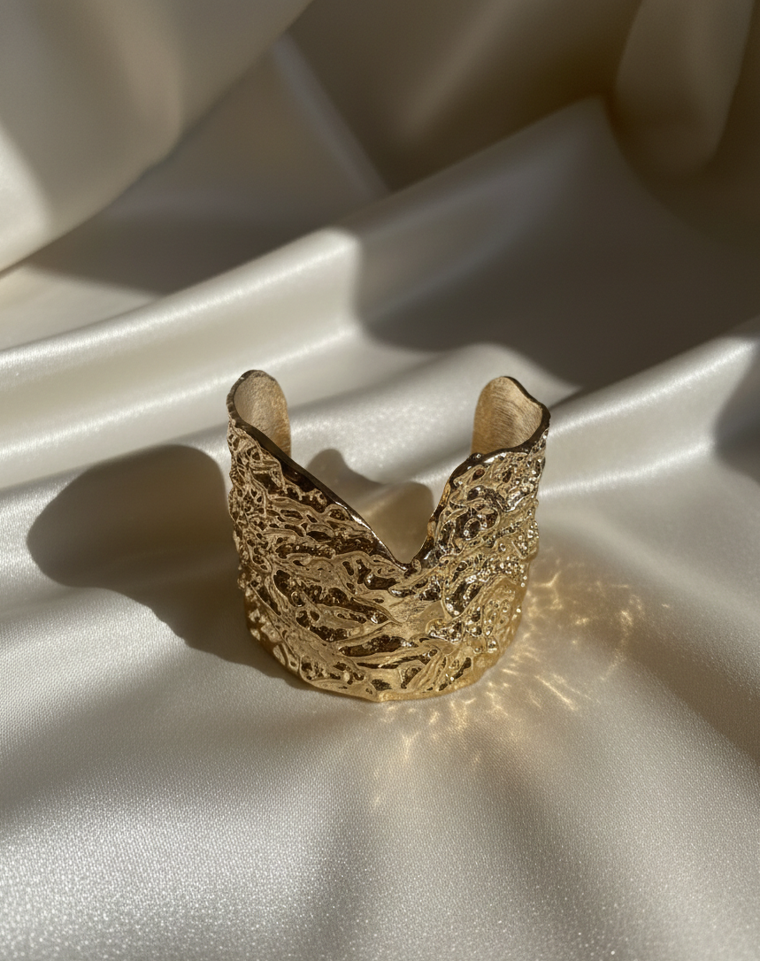 Brazalete grande dorado